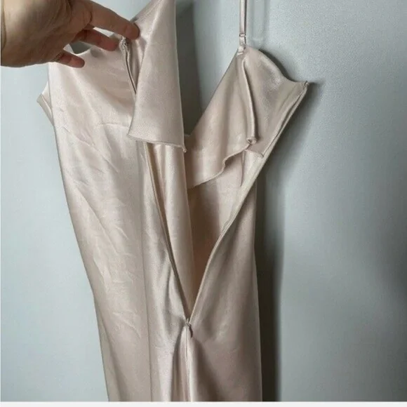 NWOT:🥂 Aritzia Babaton Encore Satin Slip Dress Mini Cowl Back Denude Ivory XXS - Picture 5 of 10